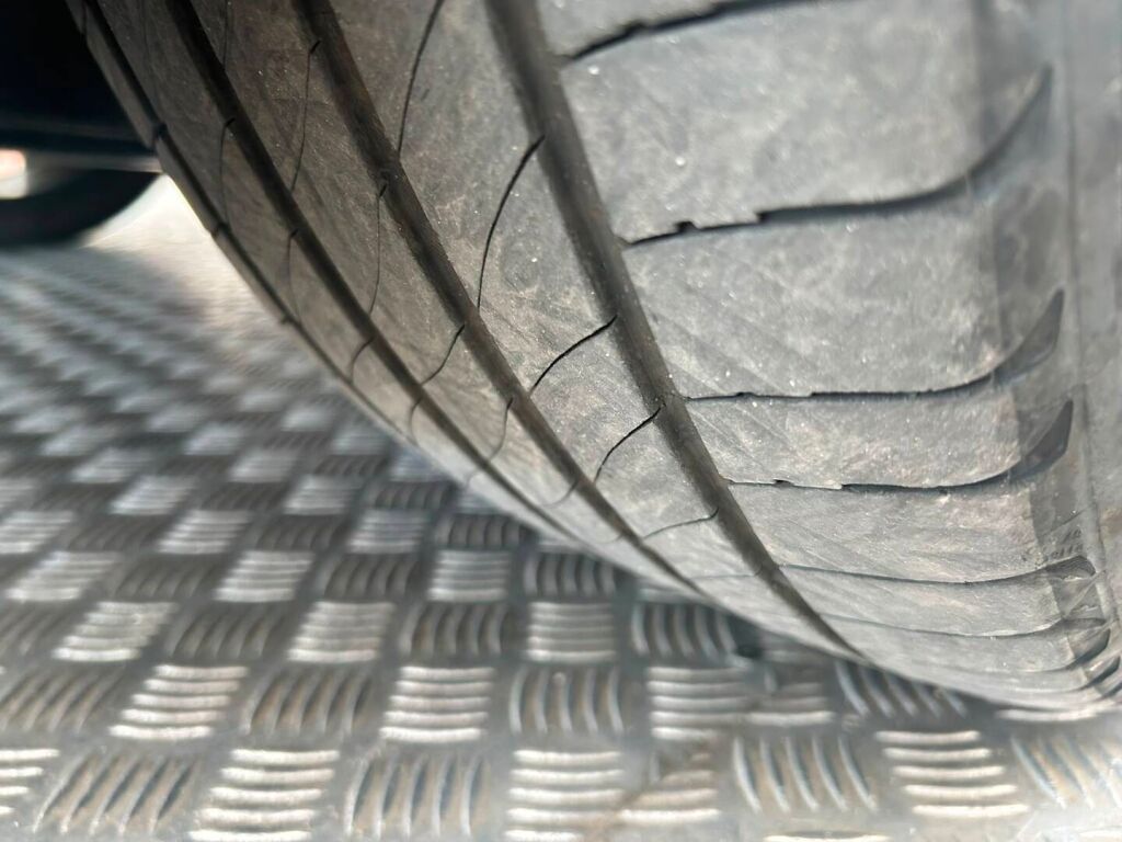 Polestar 2 2023 Metalli harmaa