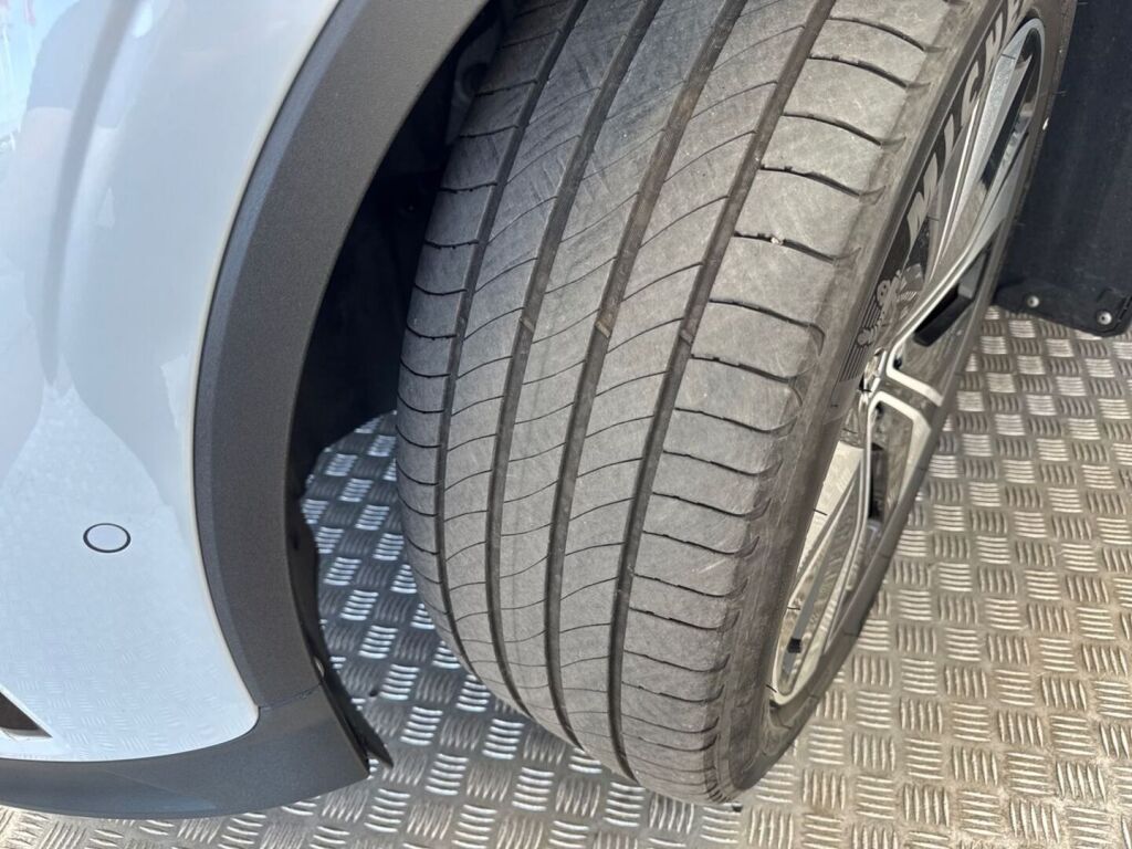 Polestar 2 2023 Metalli harmaa