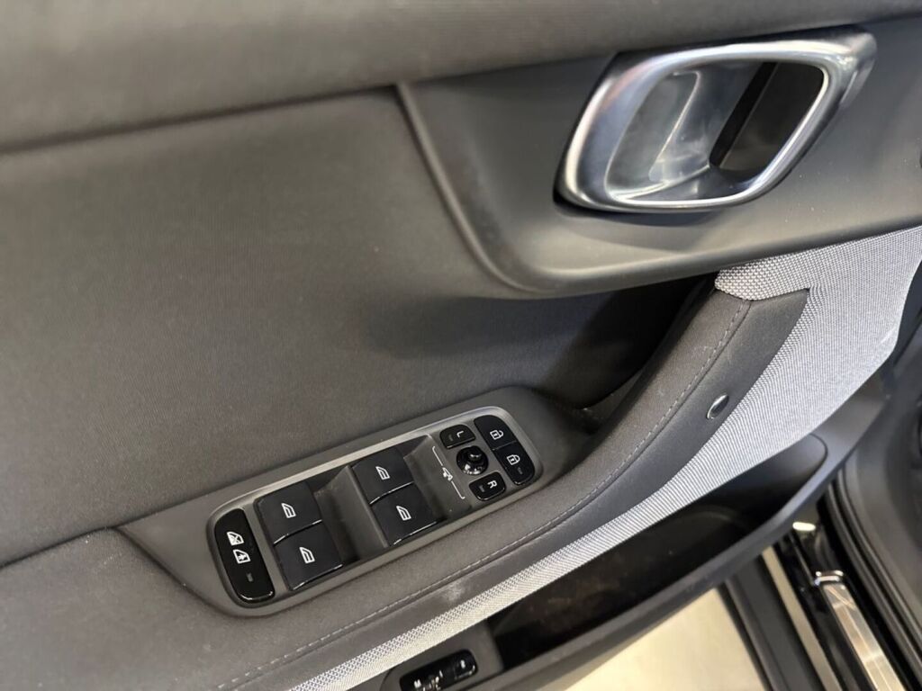 Polestar 2 2022 Musta