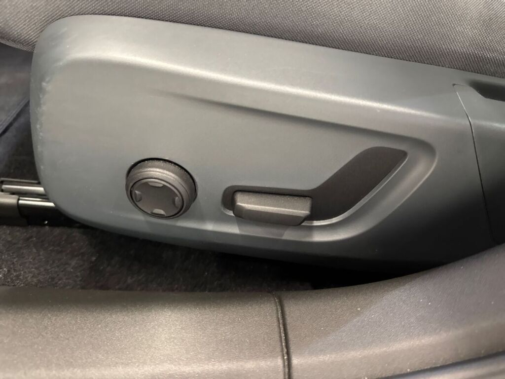 Polestar 2 2022 Musta