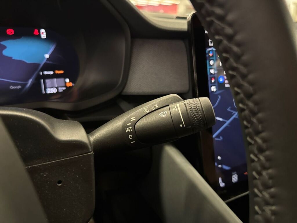 Polestar 2 2022 Musta