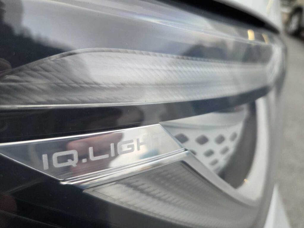 Volkswagen ID.4 2023 Valkoinen (Glacier White Metallic)