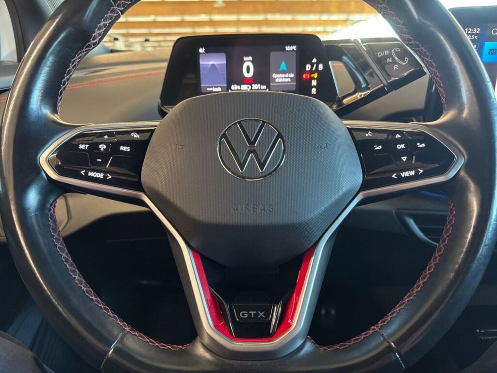 Volkswagen ID.4 2023 Valkoinen (Glacier White Metallic)