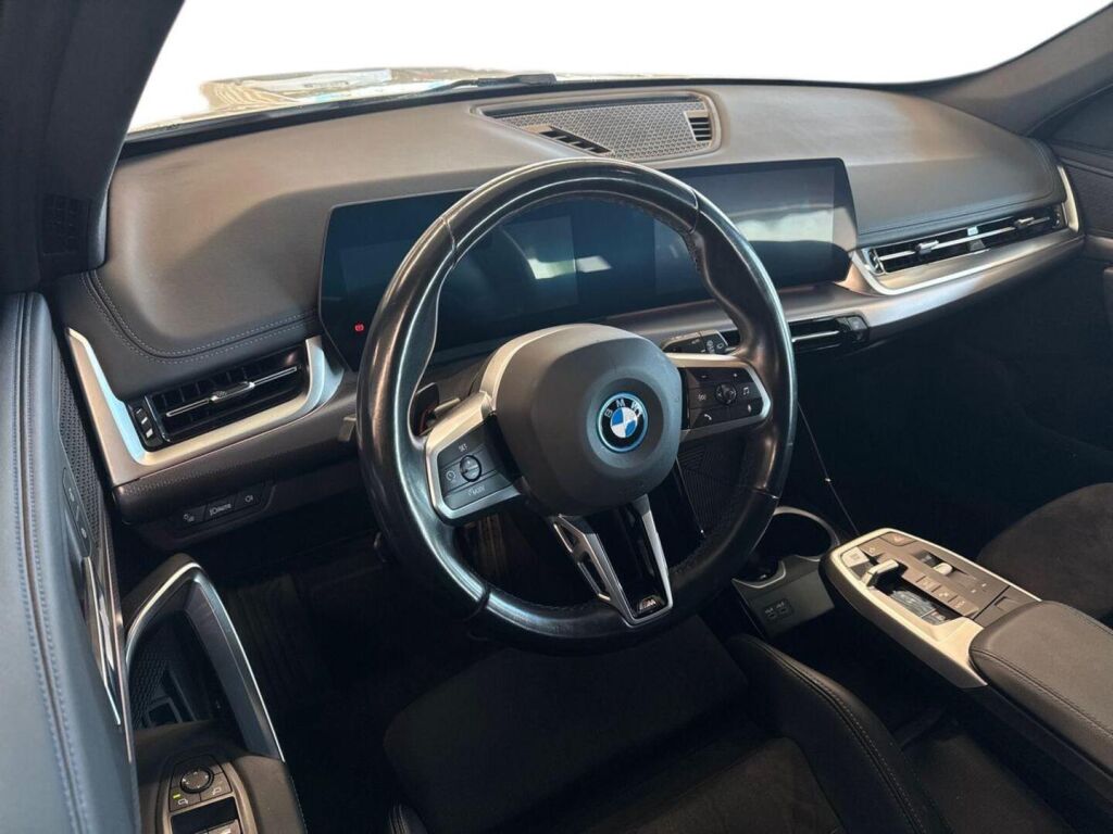 BMW iX1 2024 Valkoinen (Alpine White 3)