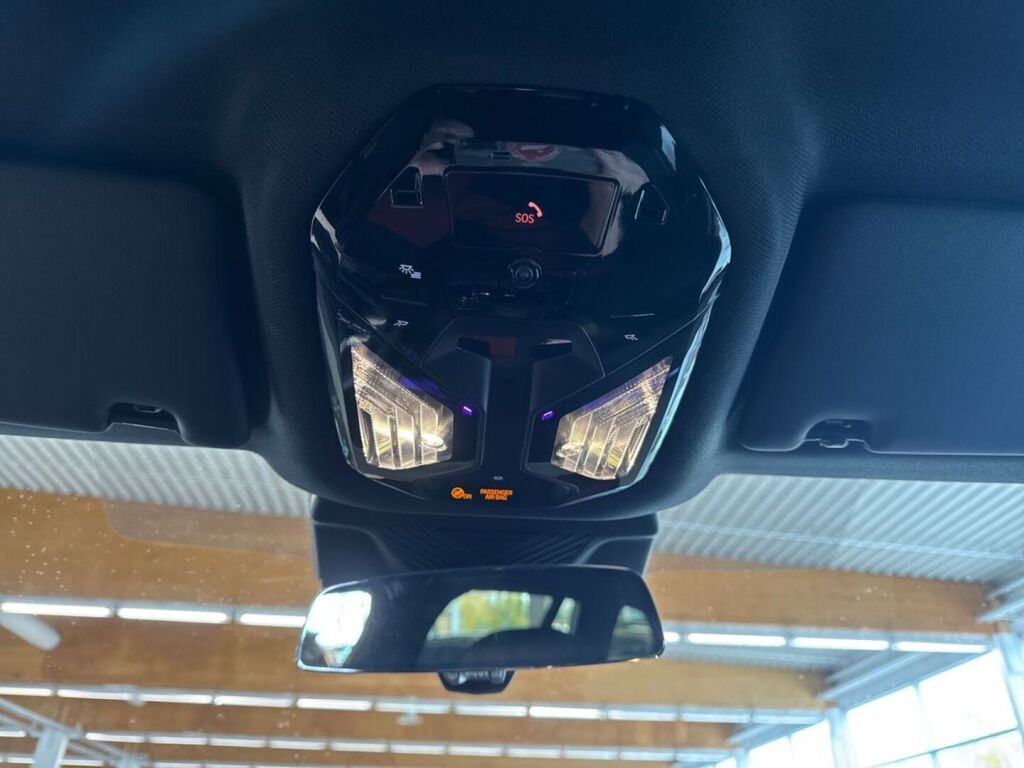 BMW i5 2025 Sininen (PHYTONICBLAU)
