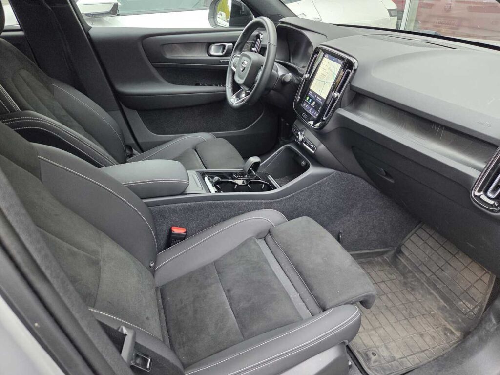 Volvo C40 2022 Hopea (Silver Dawn)