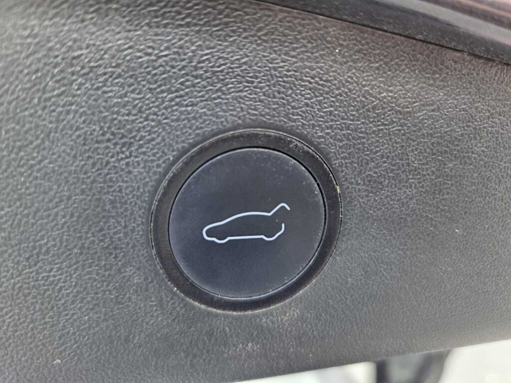 Tesla Model 3 2022 Harmaa (Midnight Silver)