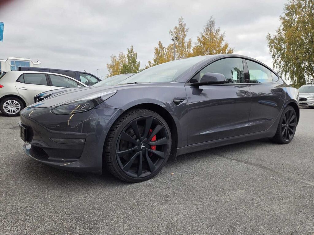 Tesla Model 3 2022 Harmaa (Midnight Silver)