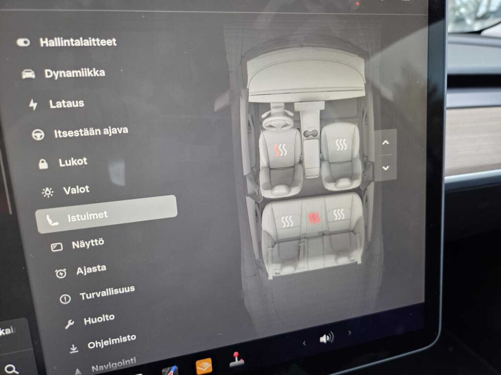 Tesla Model 3 2022 Harmaa (Midnight Silver)