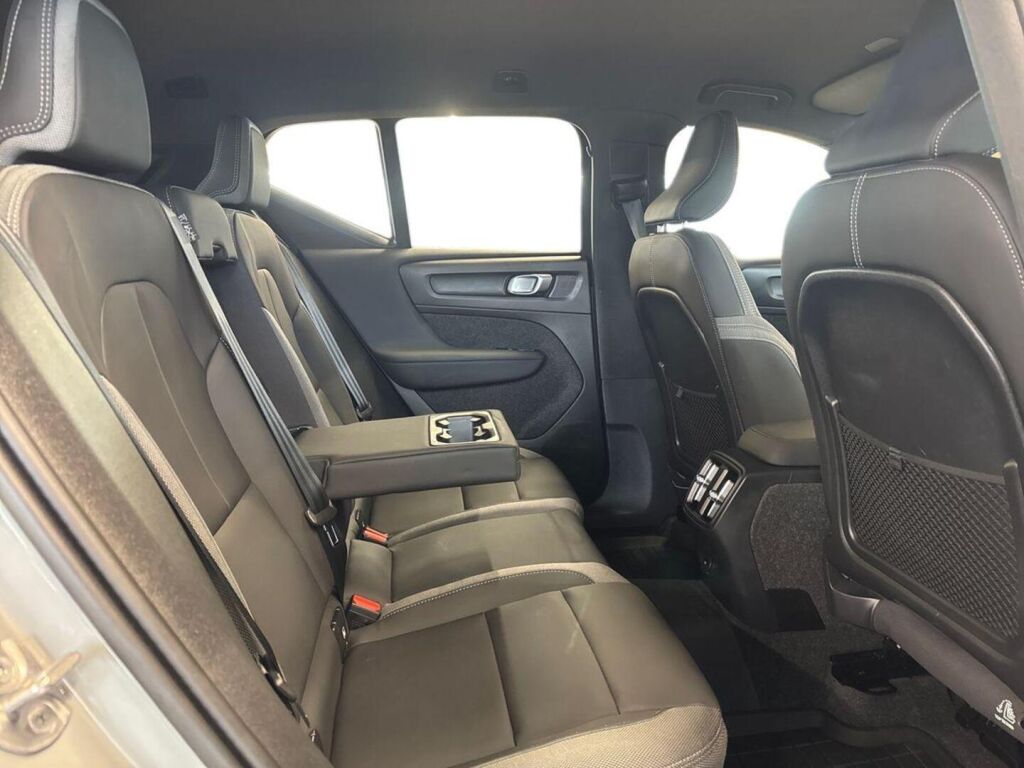 Volvo EX40 2025 Harmaa (Artense Grey)