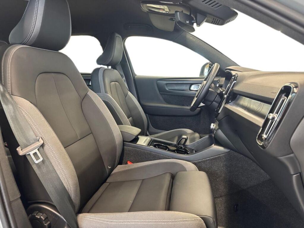 Volvo EX40 2025 Harmaa (Artense Grey)