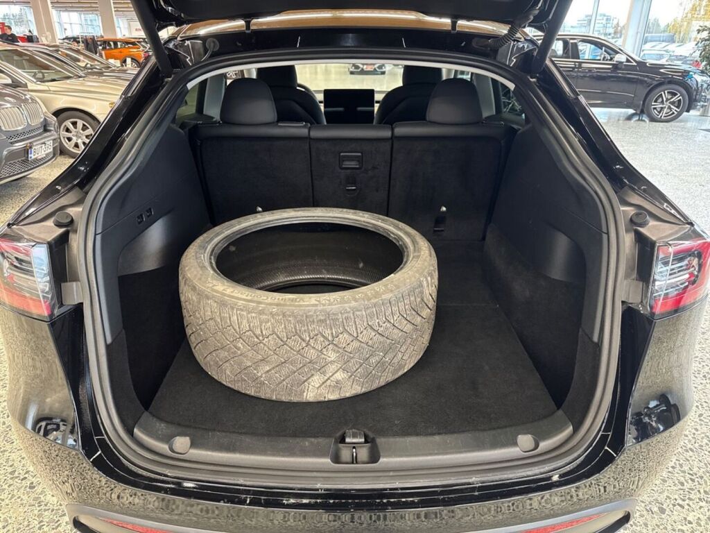 Tesla Model Y 2021 Musta
