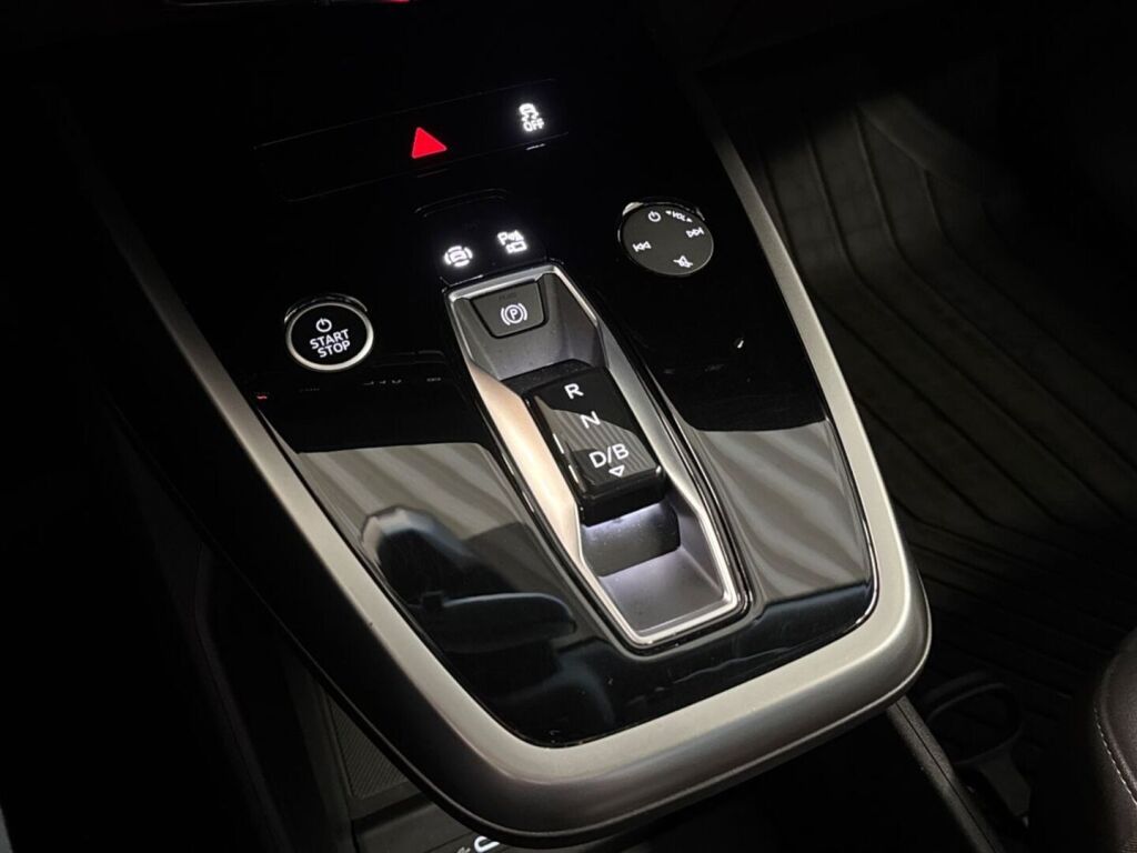 Audi Q4 e-tron 2023 Harmaa (Typhoon Grey Metallic)