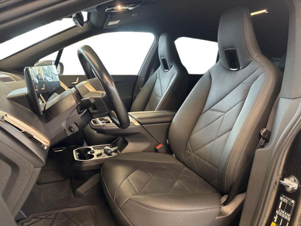 BMW iX 2023 Harmaa (Oxide Grey II Metallic)
