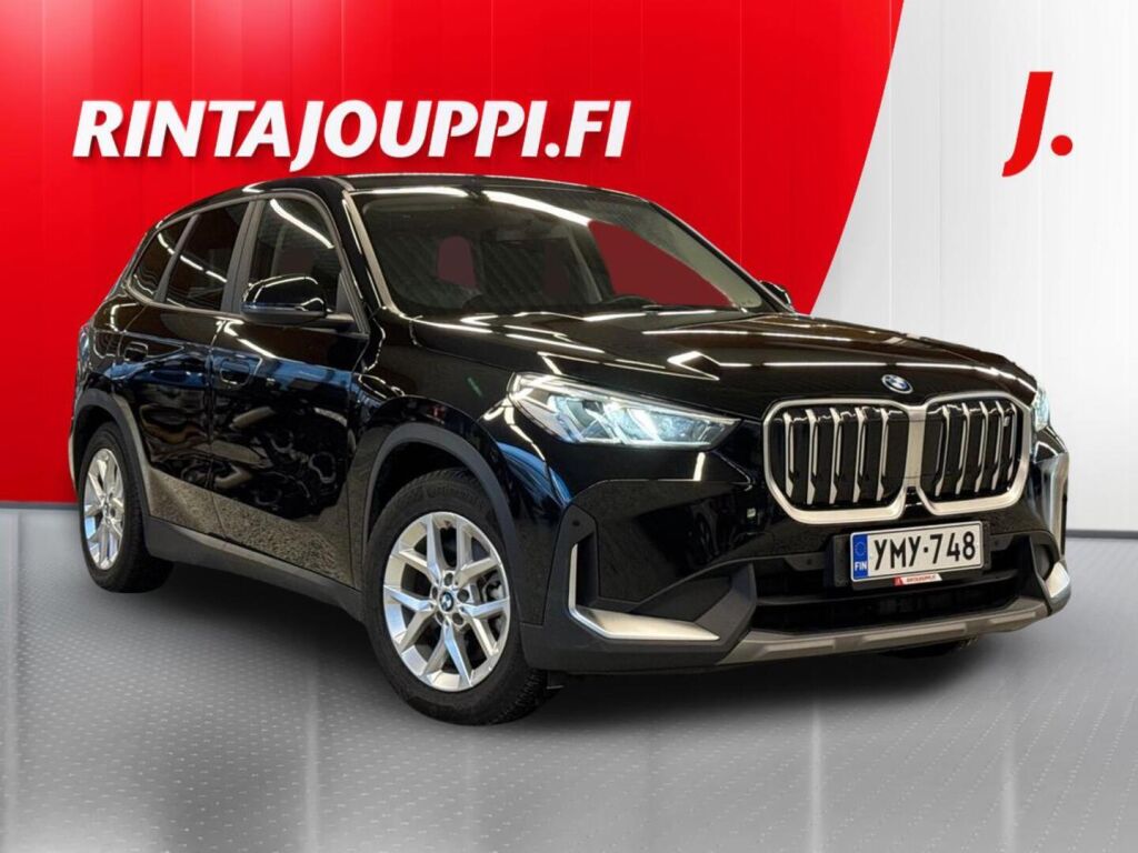 BMW iX1 2023 Musta