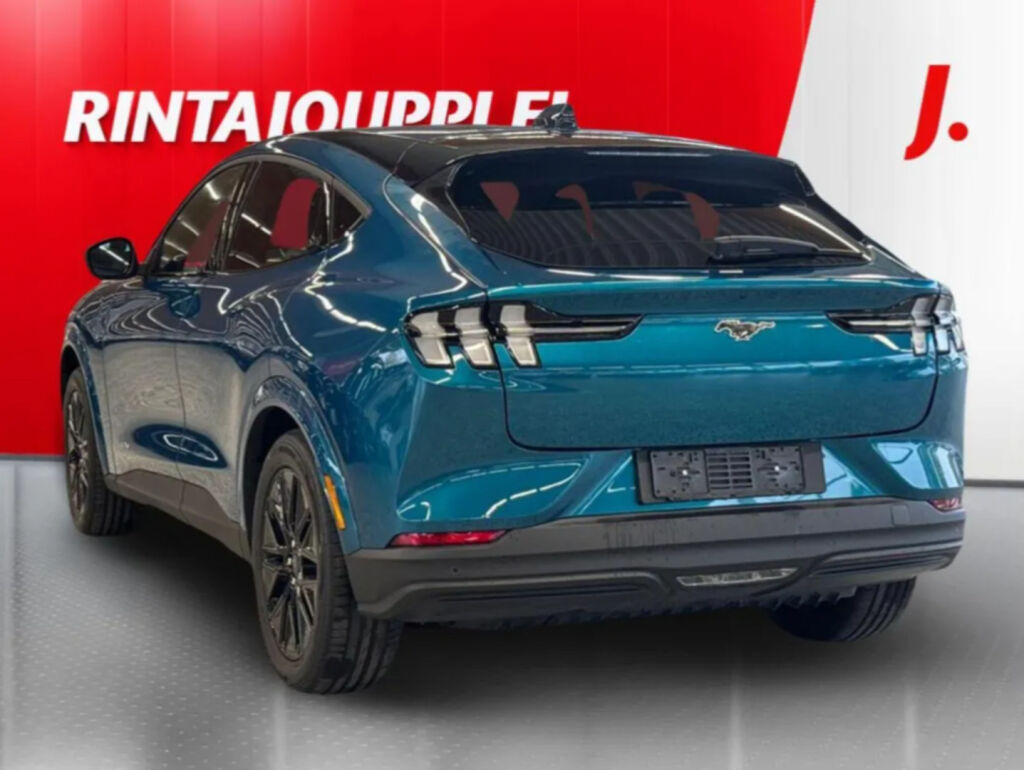 Ford Mustang Mach-E 2026 Sininen