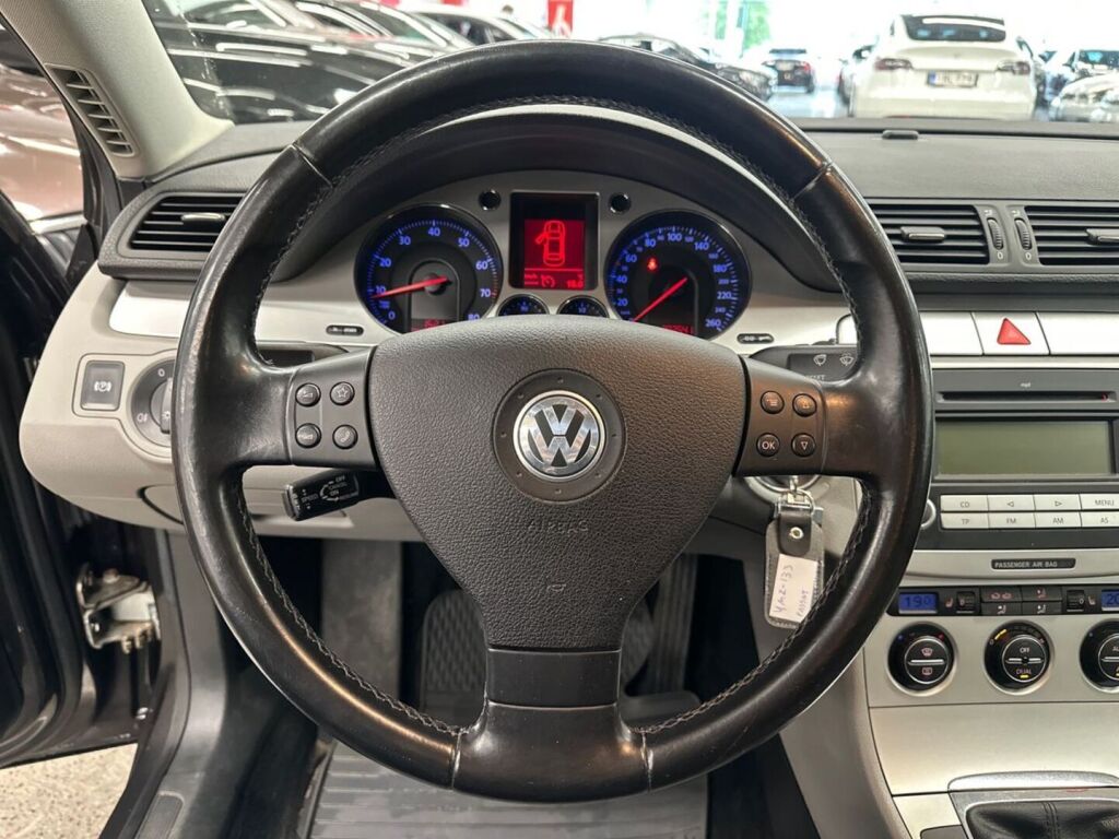 Volkswagen Passat 2008 Ruskea (beige)