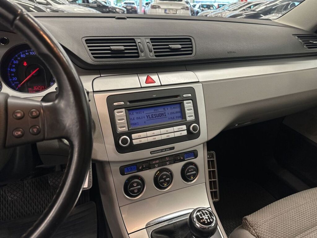 Volkswagen Passat 2008 Ruskea (beige)