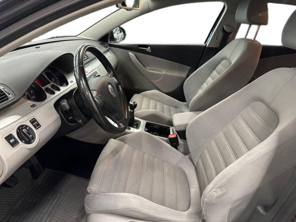 Volkswagen Passat 2008 Ruskea (beige)