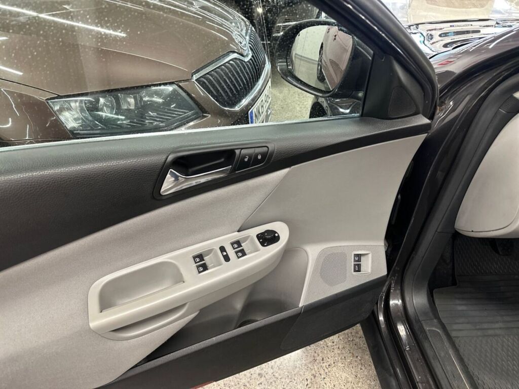 Volkswagen Passat 2008 Ruskea (beige)