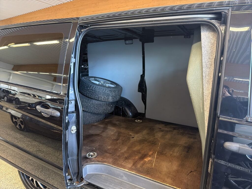 Mercedes-Benz Vito 2008 Musta