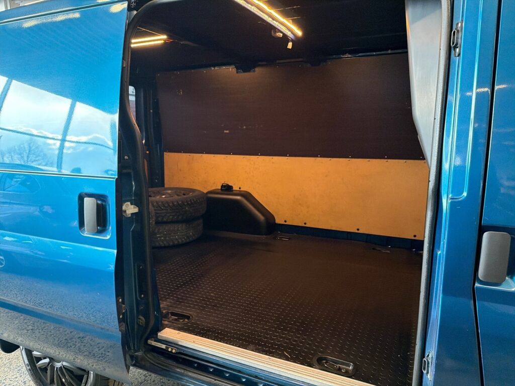 Ford Transit 2008 Sininen