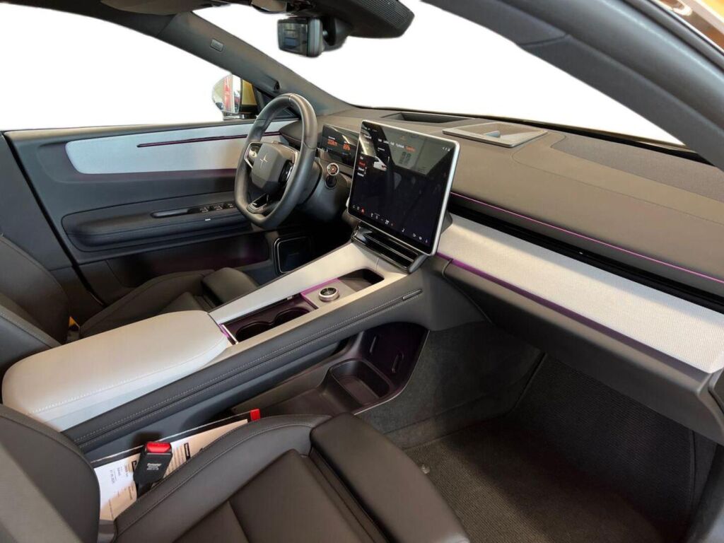 Polestar 4 2025 
