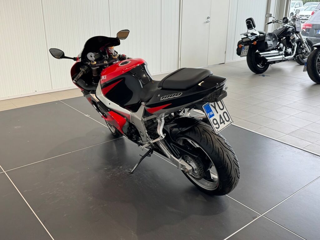 Suzuki GSX-R 2002 Valkoinen