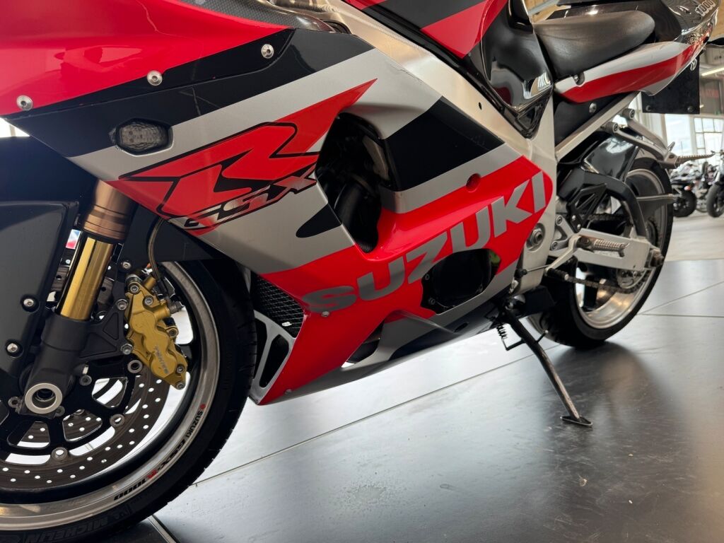 Suzuki GSX-R 2002 Valkoinen