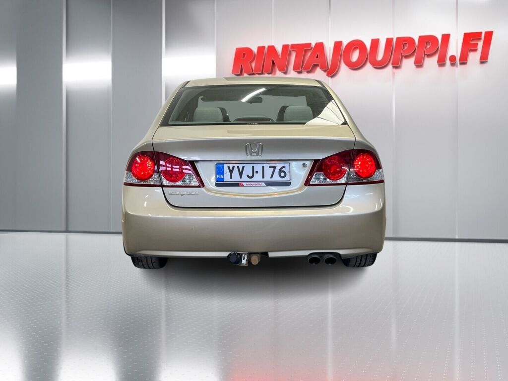 Honda Civic 2008 Ruskea (beige)