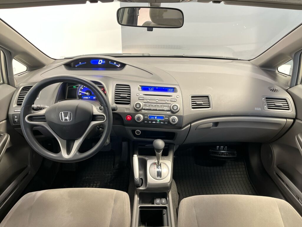 Honda Civic 2008 Ruskea (beige)