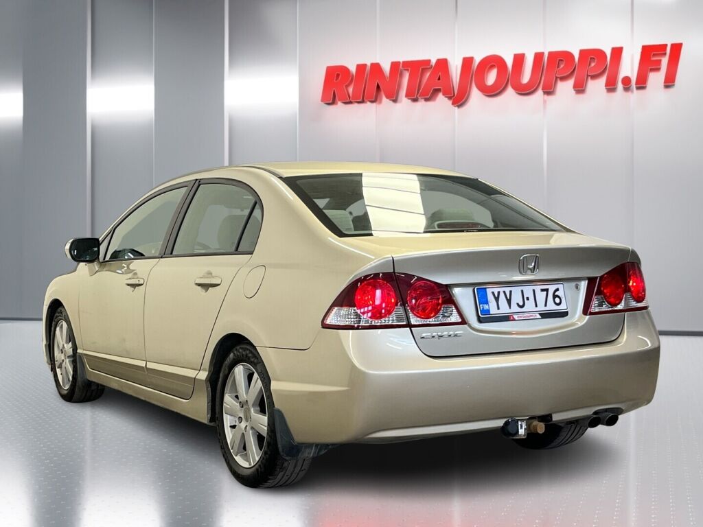 Honda Civic 2008 Ruskea (beige)