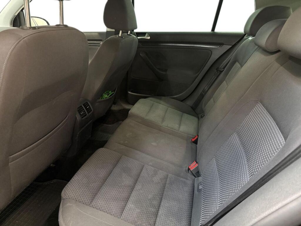 Volkswagen Golf 2008 Musta