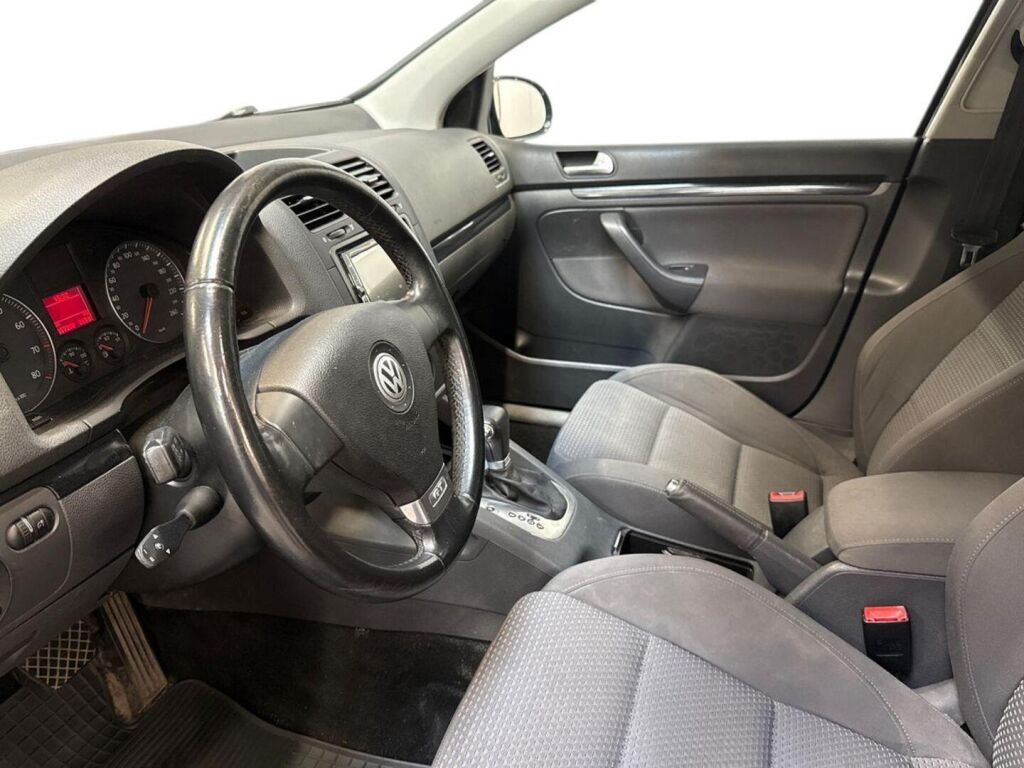 Volkswagen Golf 2008 Musta