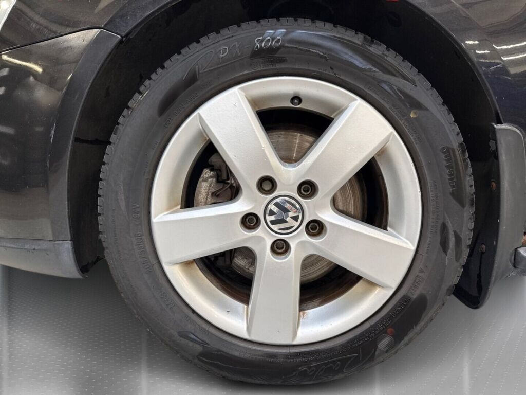 Volkswagen Golf 2008 Musta
