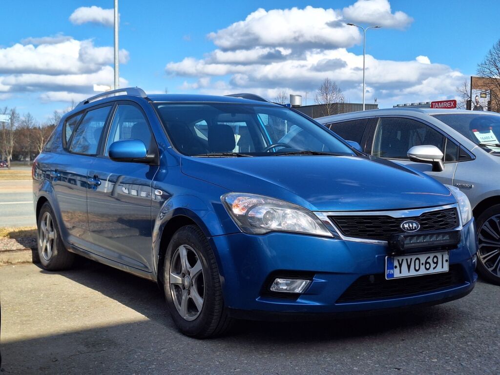 Kia Ceed 2010 Sininen