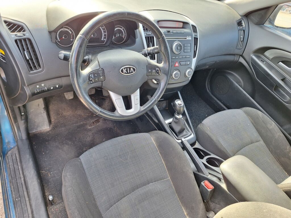 Kia Ceed 2010 Sininen