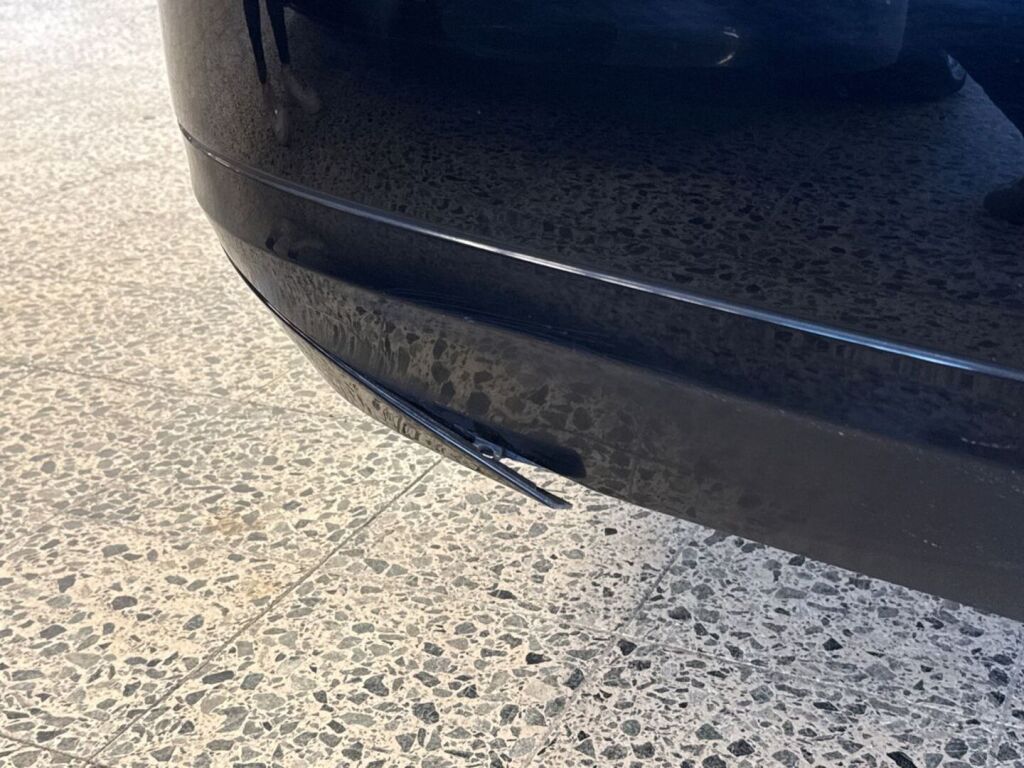 Mercedes-Benz E 2009 Musta