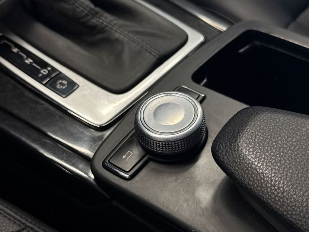 Mercedes-Benz E 2009 Musta