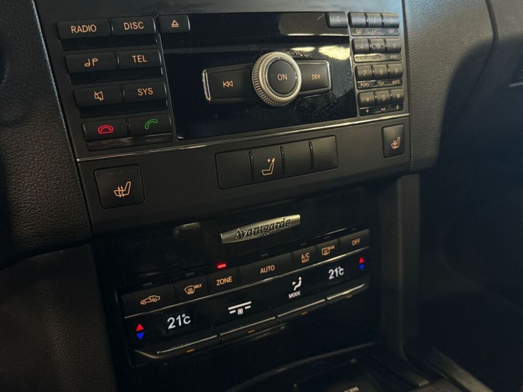 Mercedes-Benz E 2009 Musta
