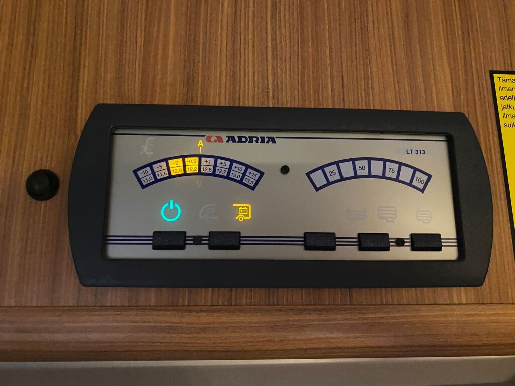 Adria MATRIX M 680SP 2010 Valkoinen