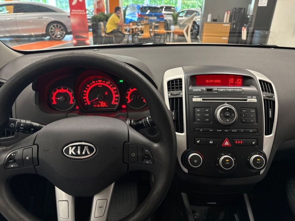 Kia Ceed 2010 Hopea