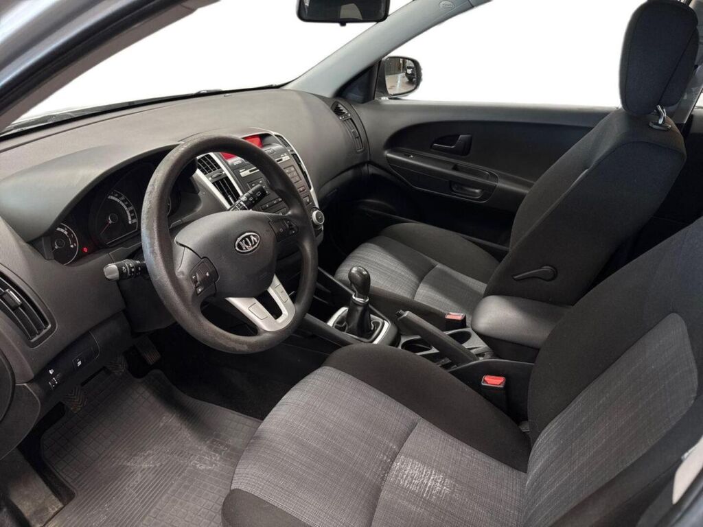 Kia Ceed 2010 Hopea