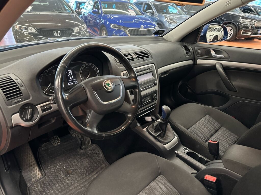 Skoda Octavia 2010 Sininen