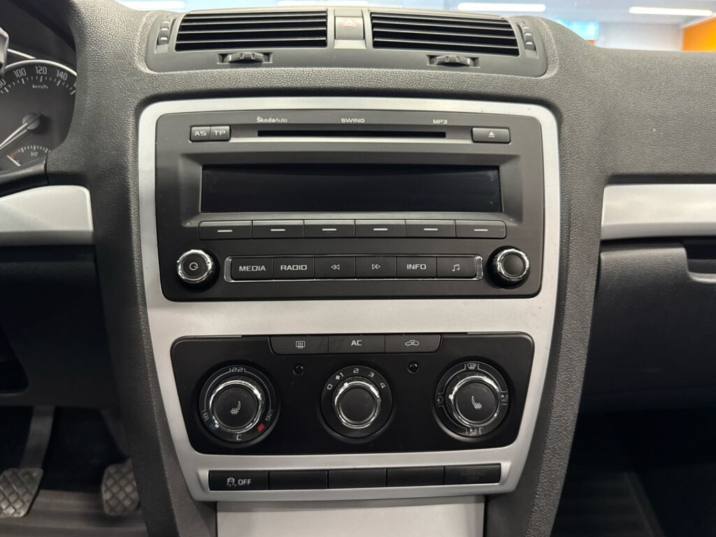 Skoda Octavia 2010 Musta