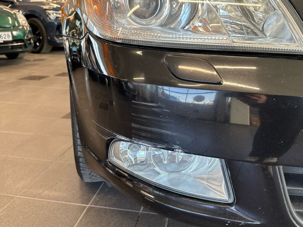 Skoda Octavia 2010 Musta