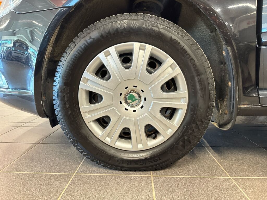 Skoda Octavia 2010 Musta