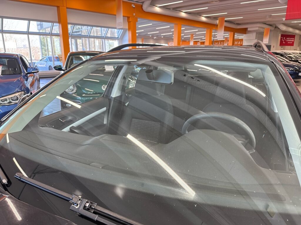 Skoda Octavia 2010 Musta