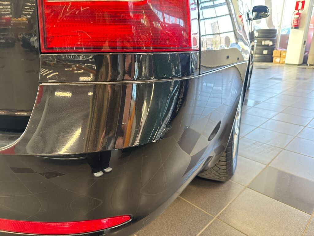 Skoda Octavia 2010 Musta