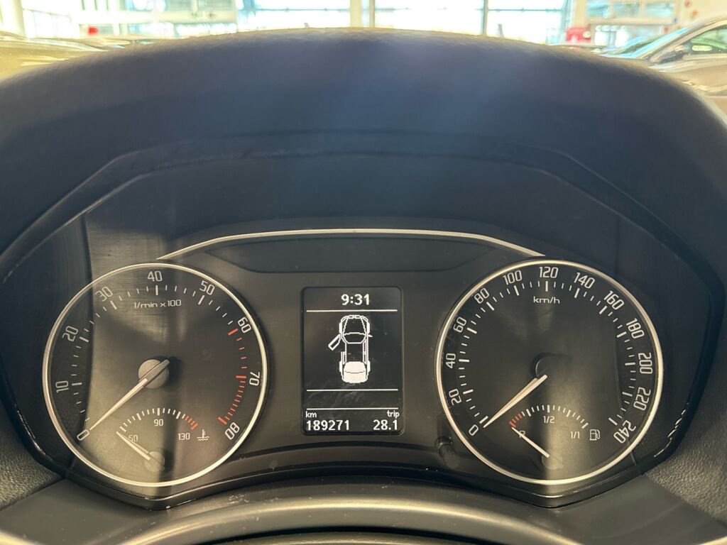 Skoda Octavia 2010 Musta